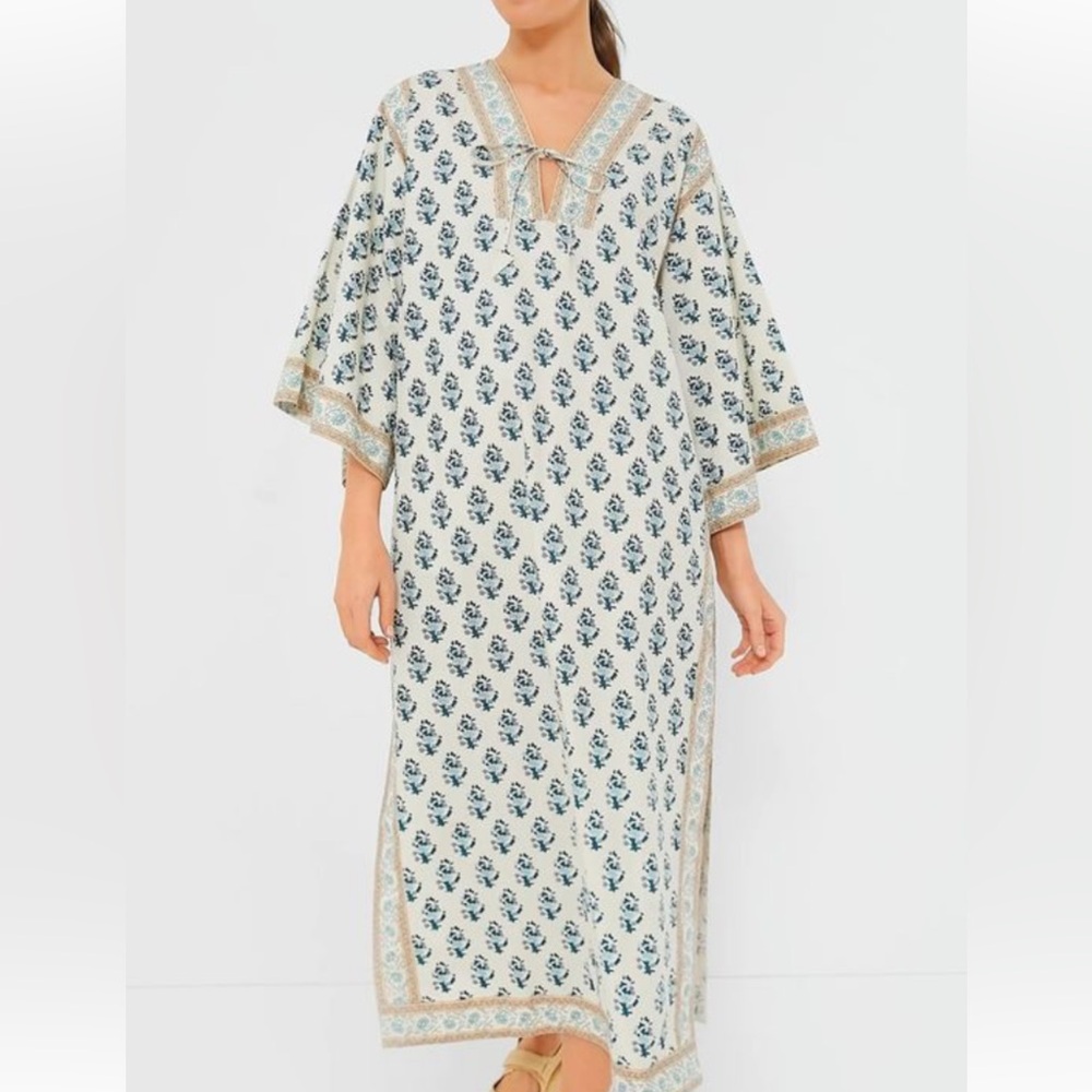 Tuckernuck dainty hydrangea caftan brand new